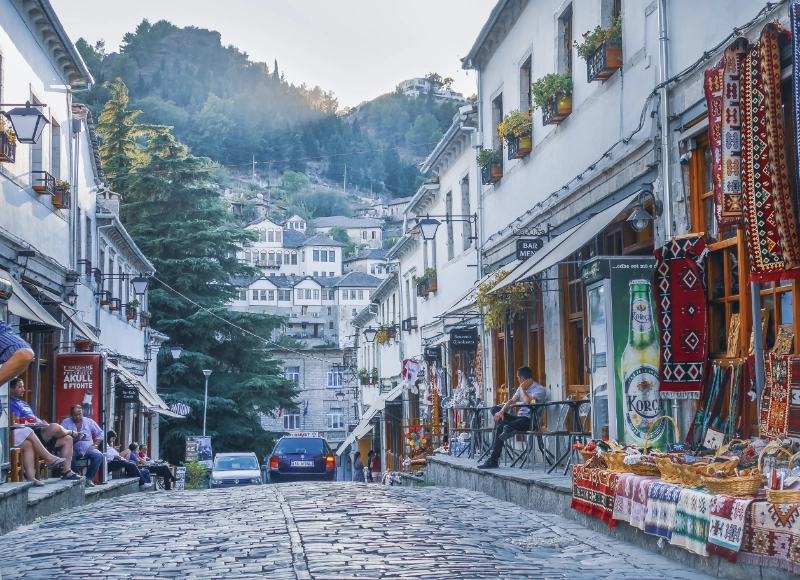 Albanija