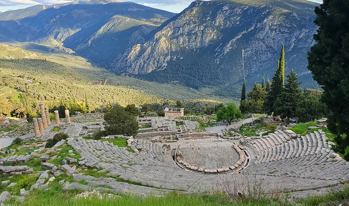 Delfų teatras ir Apolono šventovė