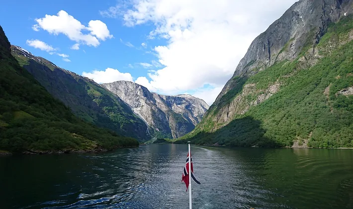 Nærøyfjordas — siauriausia Sognefjordo atšaka