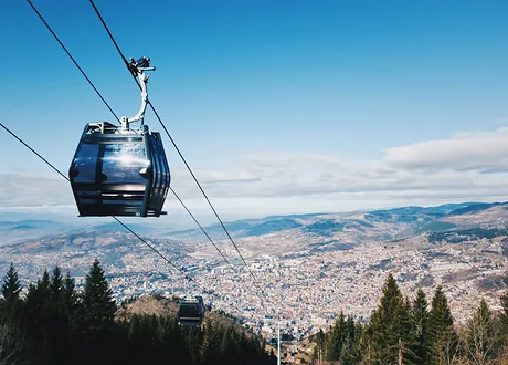 Trebevićiaus lynų keltuvas virš Sarajevo