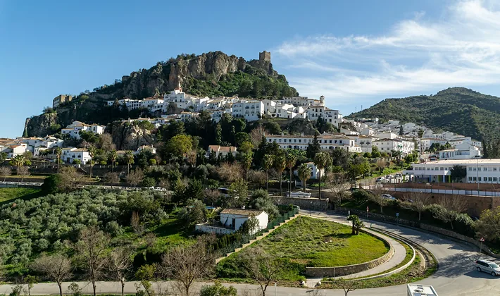 Zahara de la Siera — baltasis Andalūzijos miestelis